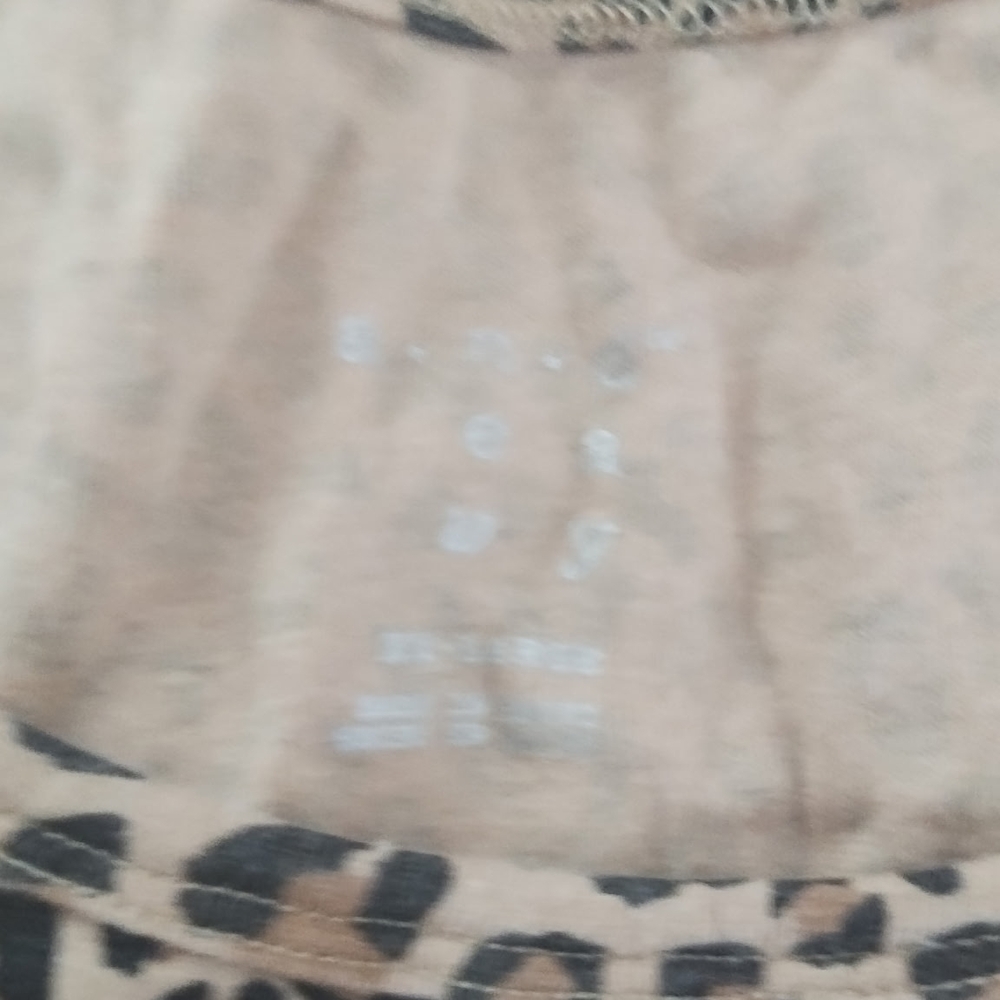 Bundle Of 4 Tank Tops - Picture 6 of 12
